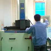 放電加工装置　機械加工設備